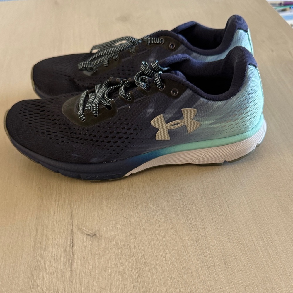Under Armour Women's Black and Teal Athletic Shoes